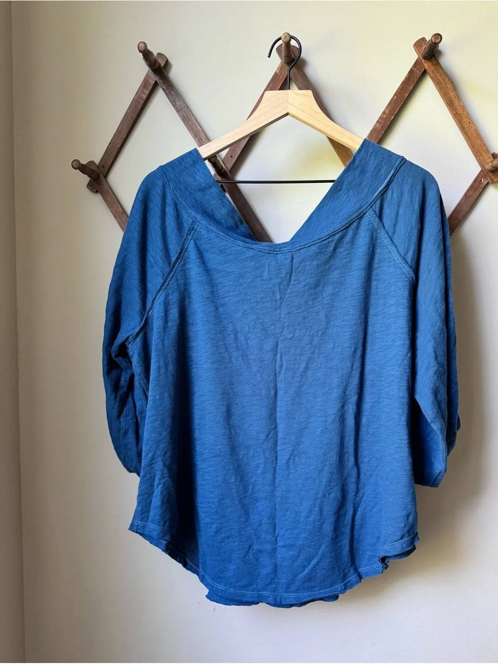 Free People Bohema Off-The-Shoulder Slub Shirt in a Blue Shade Size Large